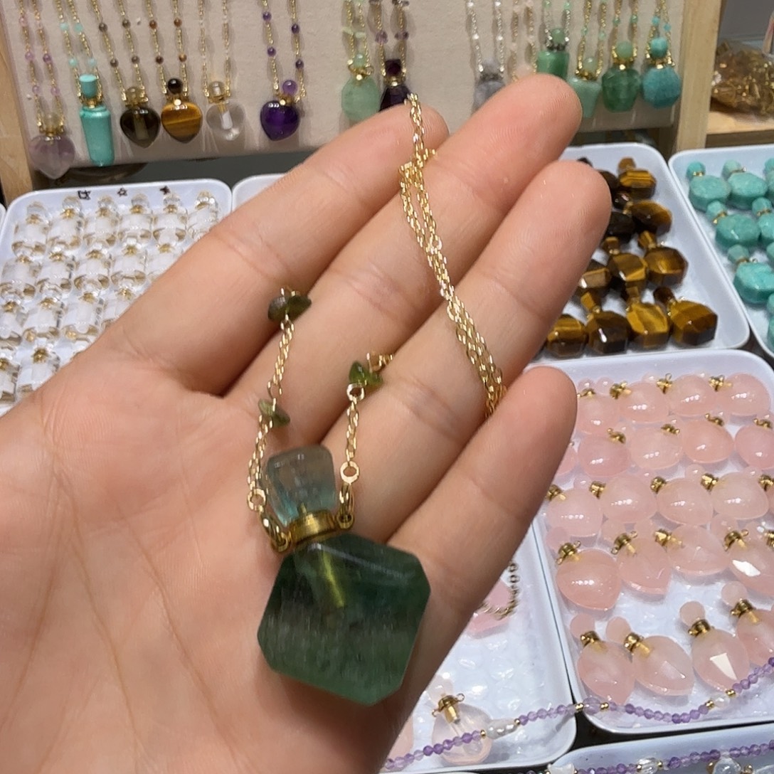 蓝***梦未镶嵌戒指烟晶绿