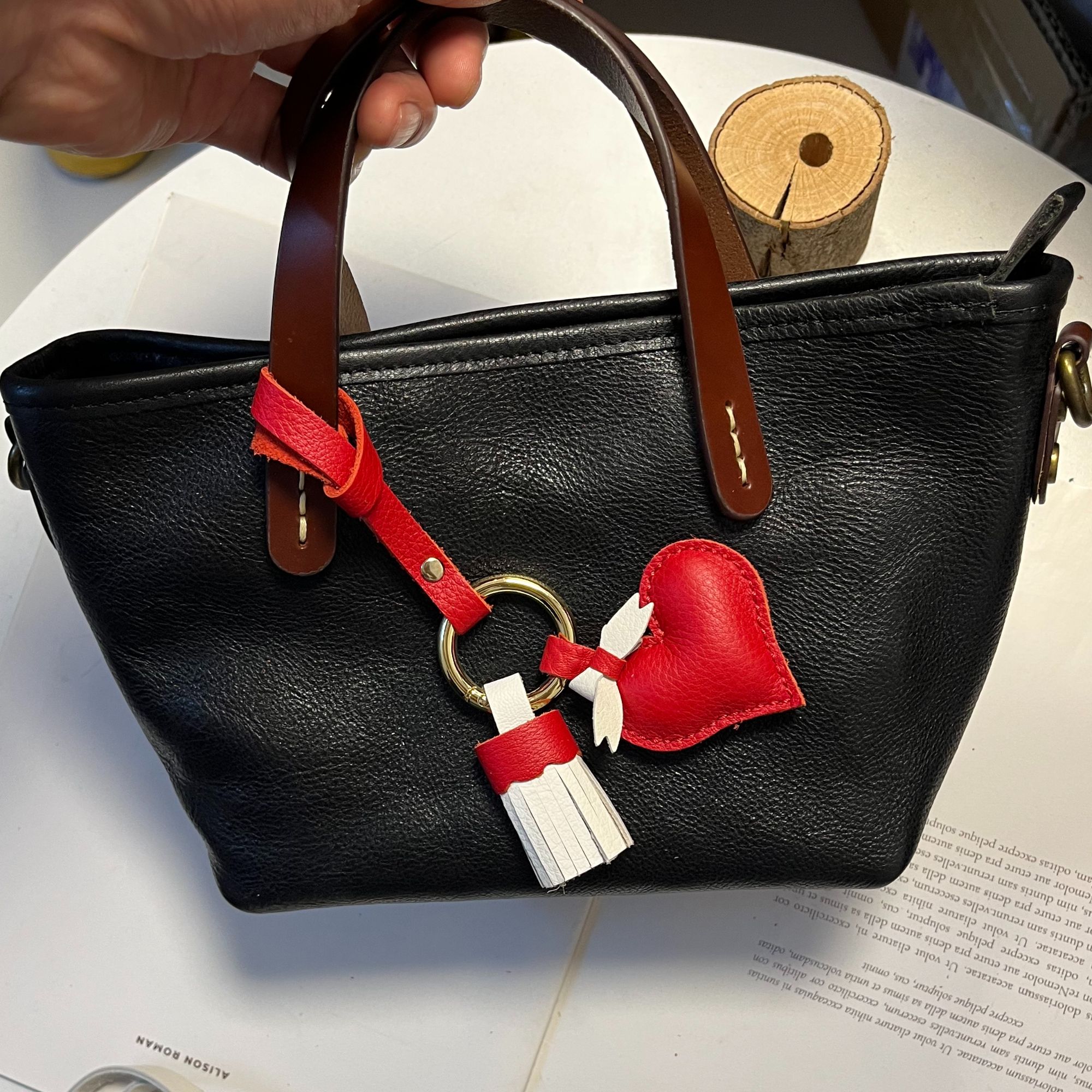 法羊皮爱心流苏款三用真皮挂件包挂钥匙挂