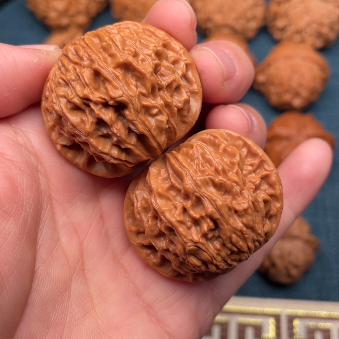 把件文玩核桃39红皮老树龙胆