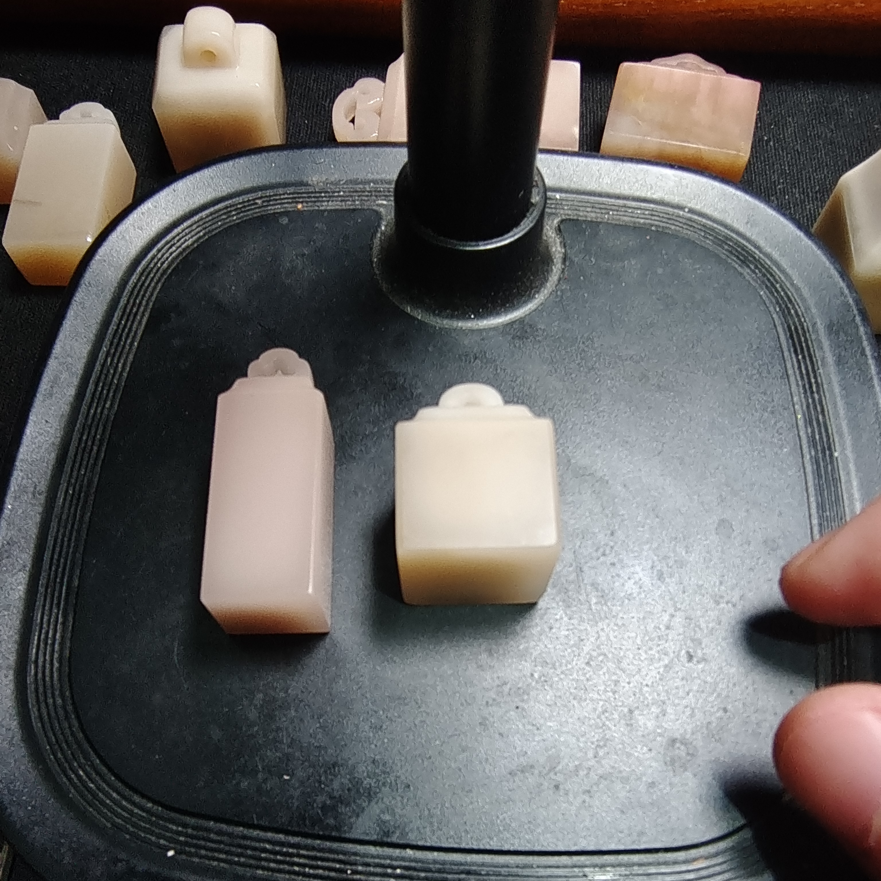 巴林石，冻石，如意钮