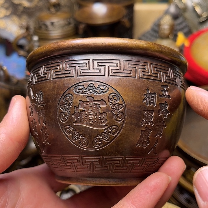 精美铜器批发档口