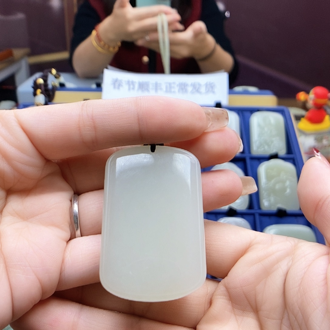 和田玉颈饰未镶嵌H****t