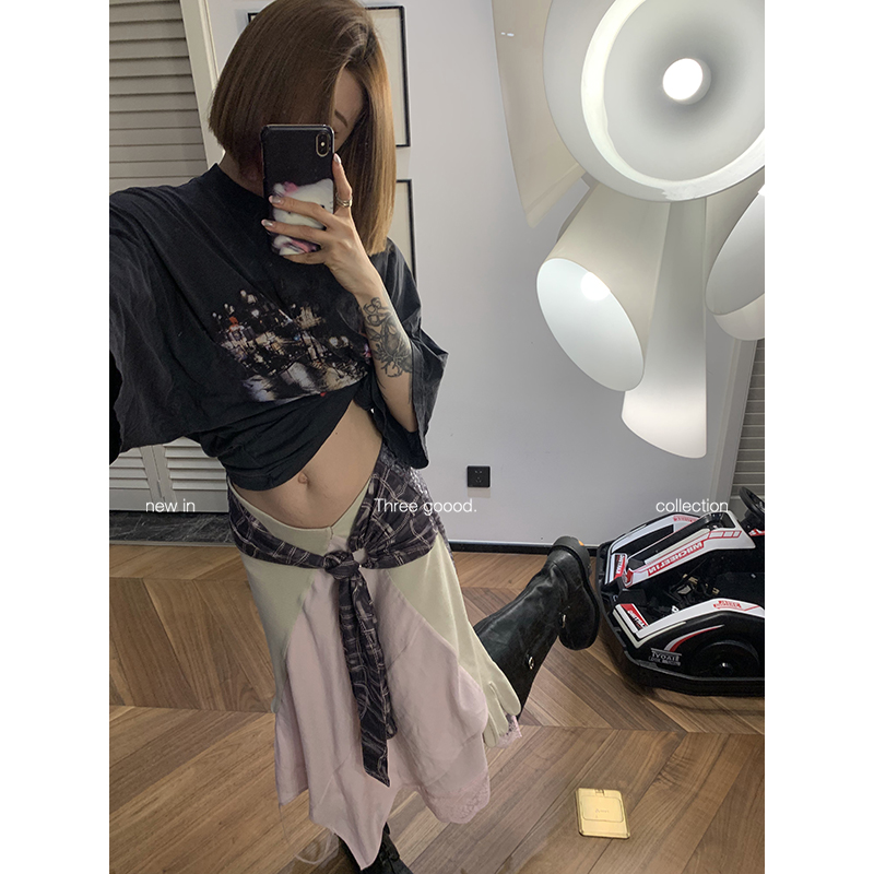 THREE GOOOD/三吉「周周专属」巴黎风夜景短袖T恤女Y725Y02087