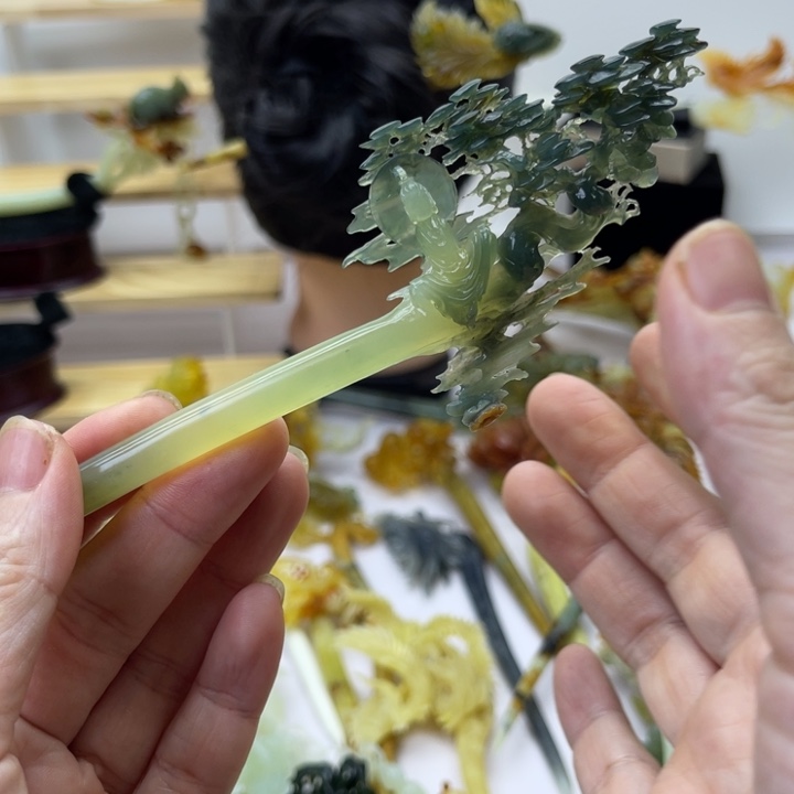 辛***夷蛇纹石玉合金发饰