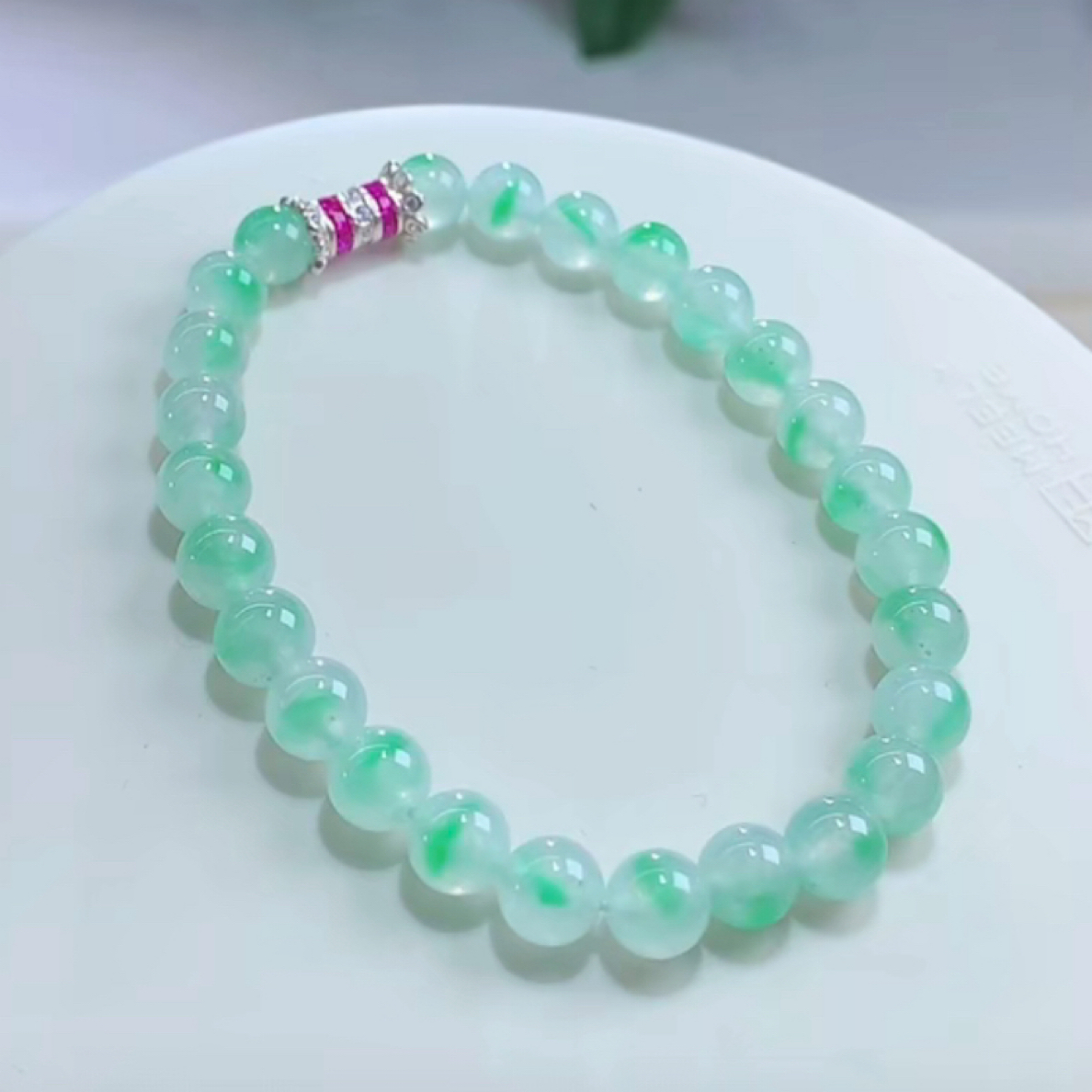 卡6.8mm高冰飘金丝绿手串缅甸天然翡翠A货种色兼备行家品质手链