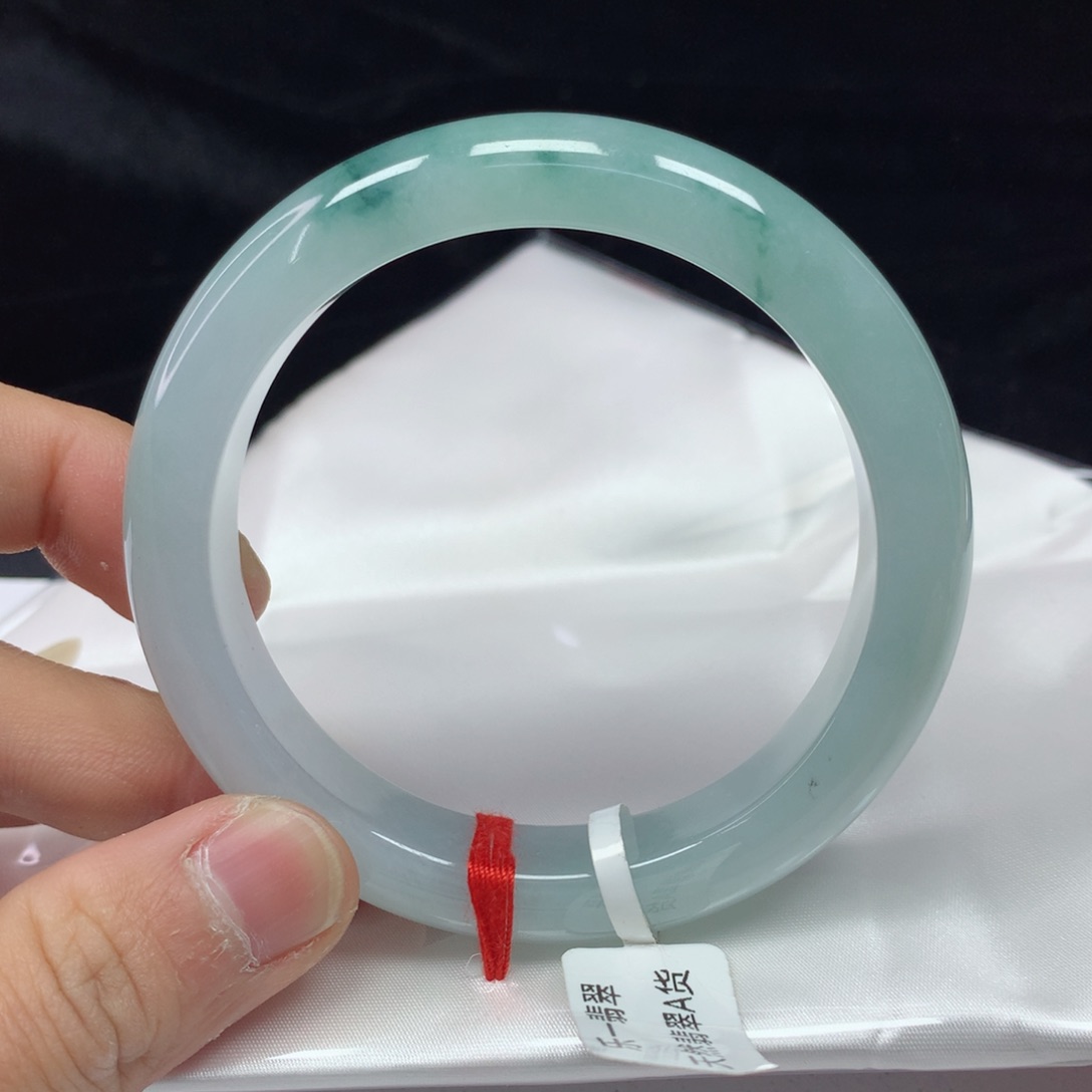 翡翠手镯（圆镯）未镶嵌57.3