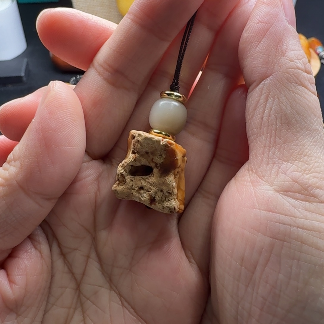 琥珀颈饰未镶嵌海漂原石手机挂件