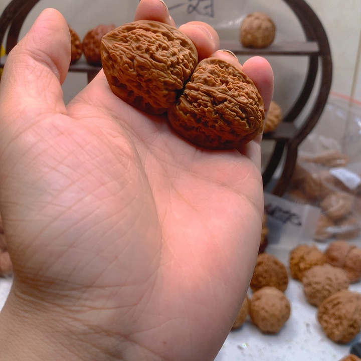 人***n文玩核桃吊坠南疆石