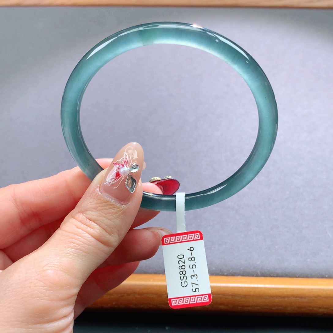 翡翠手镯未镶嵌天然翡翠手镯