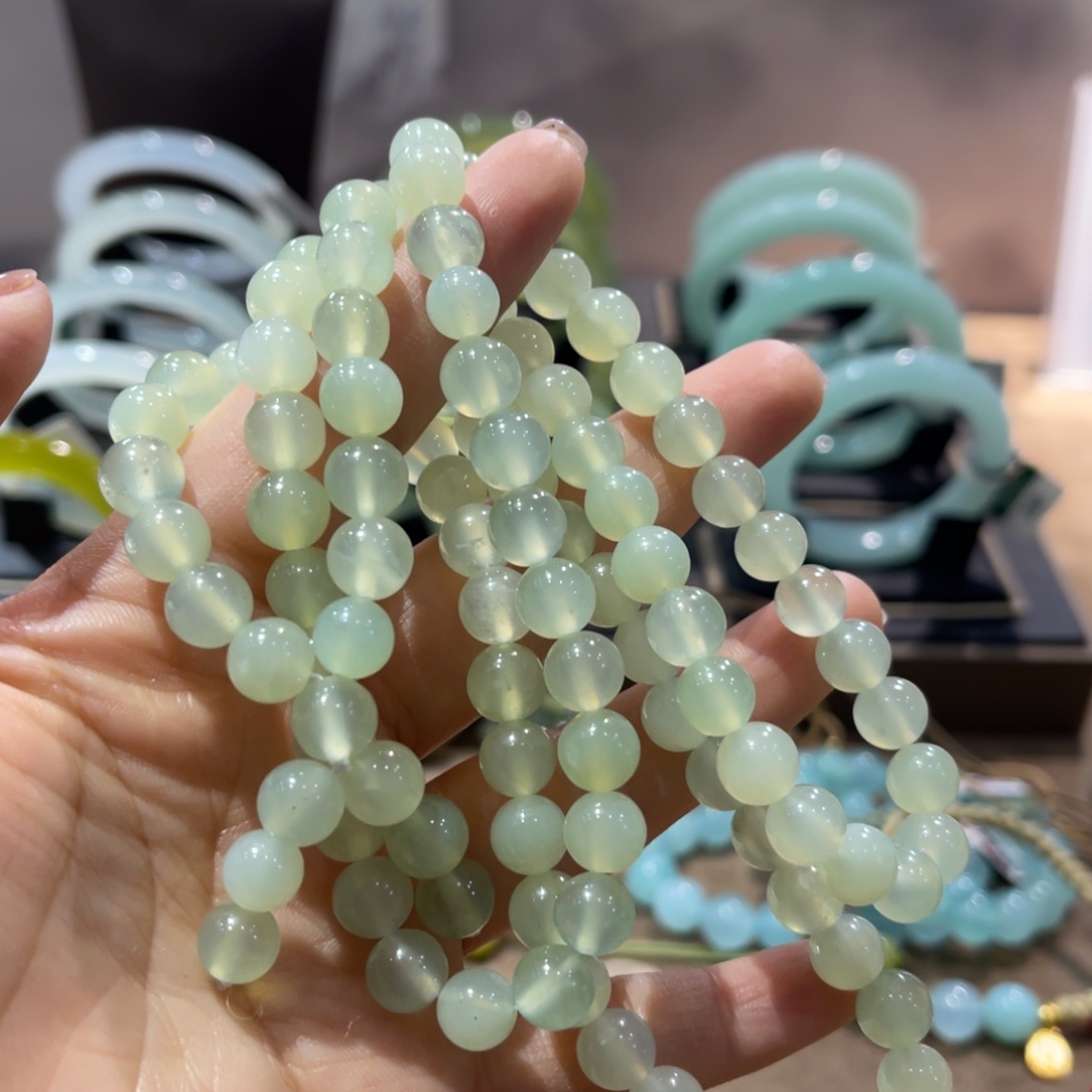 蛇纹石玉手镯未镶嵌