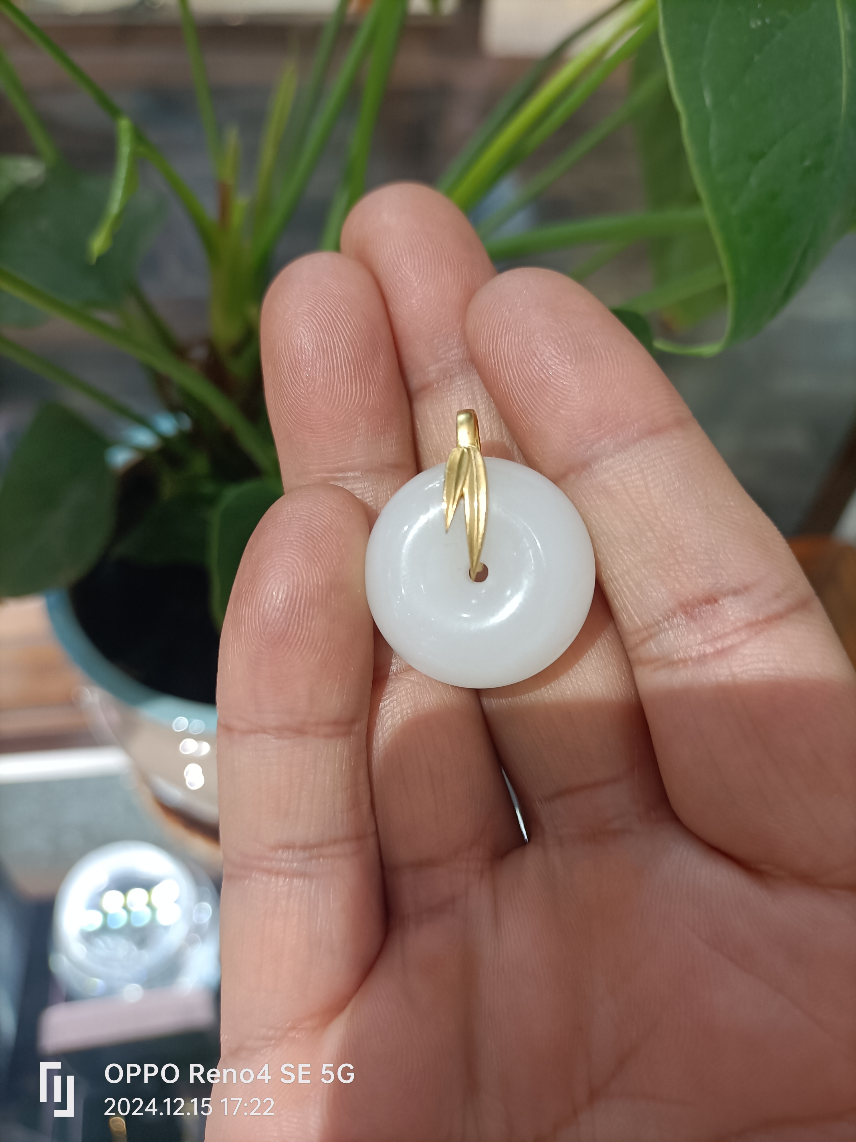 GIC珠宝鉴定师杨清严选、新疆实体店铺，新疆和田玉平安扣18K金