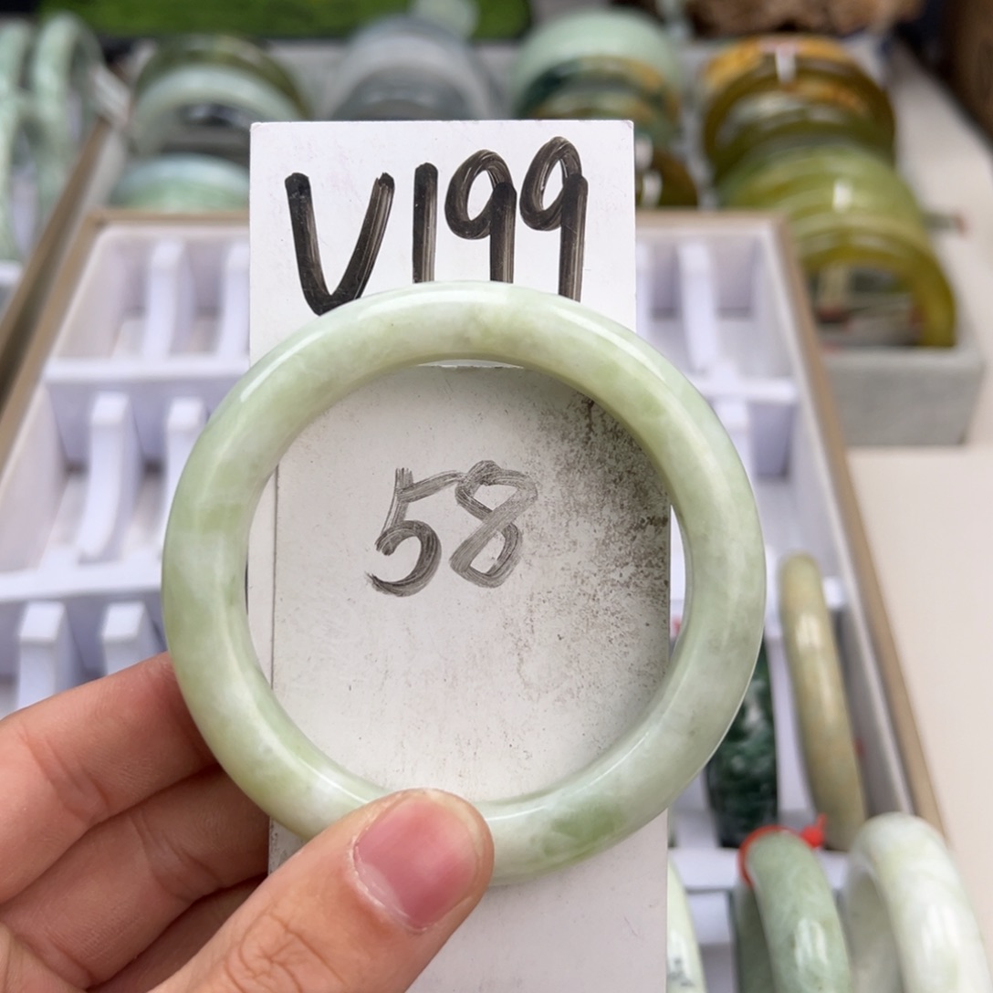 岫玉手镯未镶嵌天然岫玉