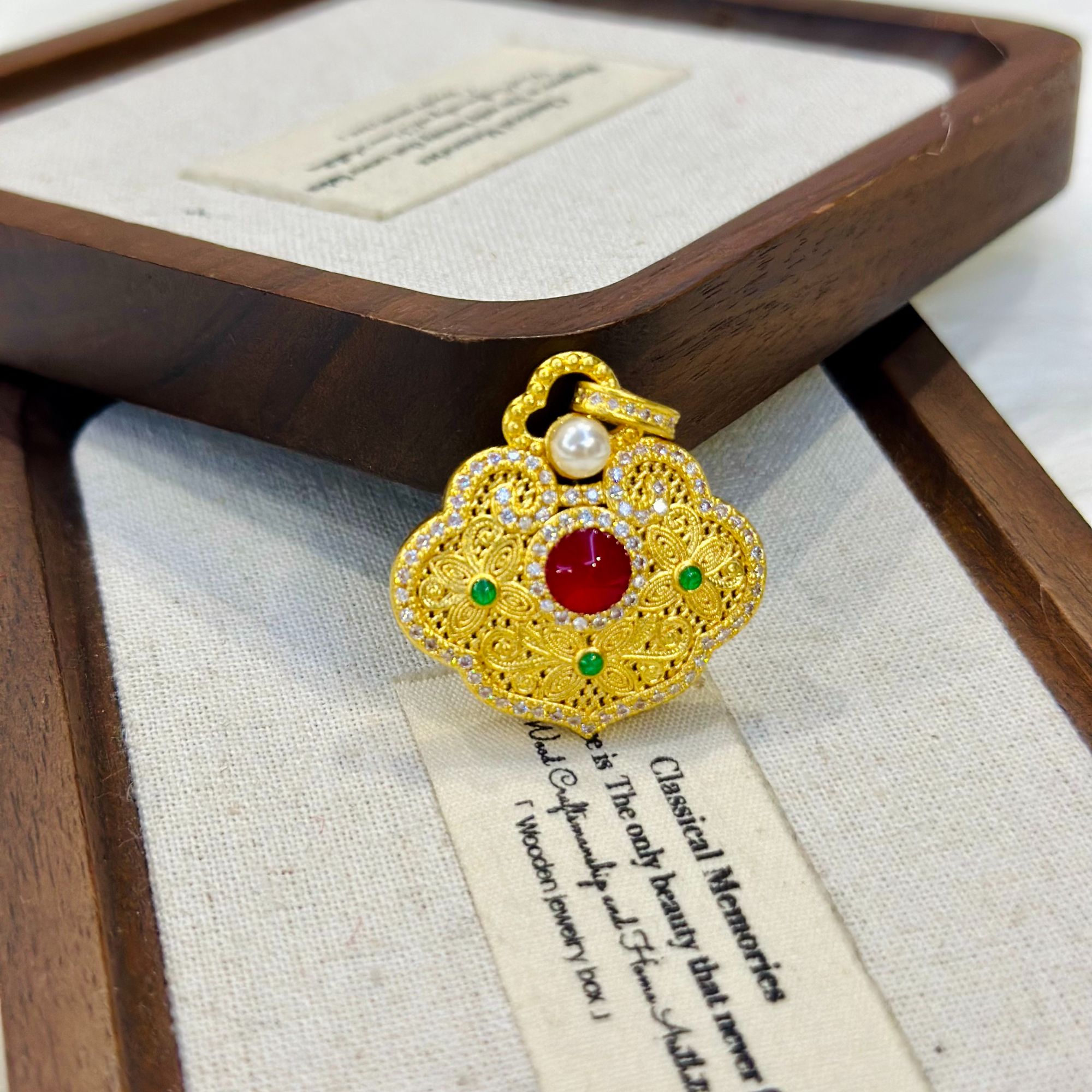 999足金5G工艺黄金花丝如意锁包