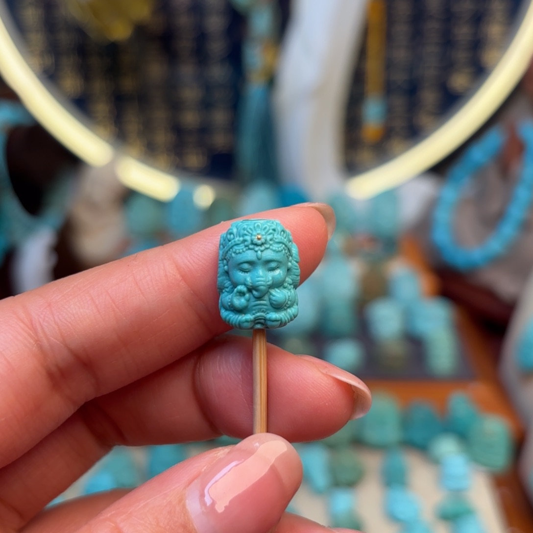 绿松石配饰未镶嵌