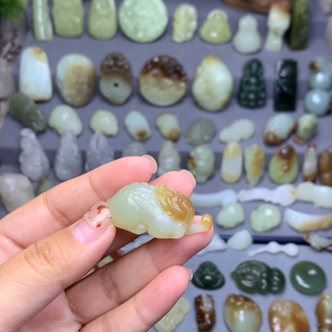 和田玉未镶嵌挂件