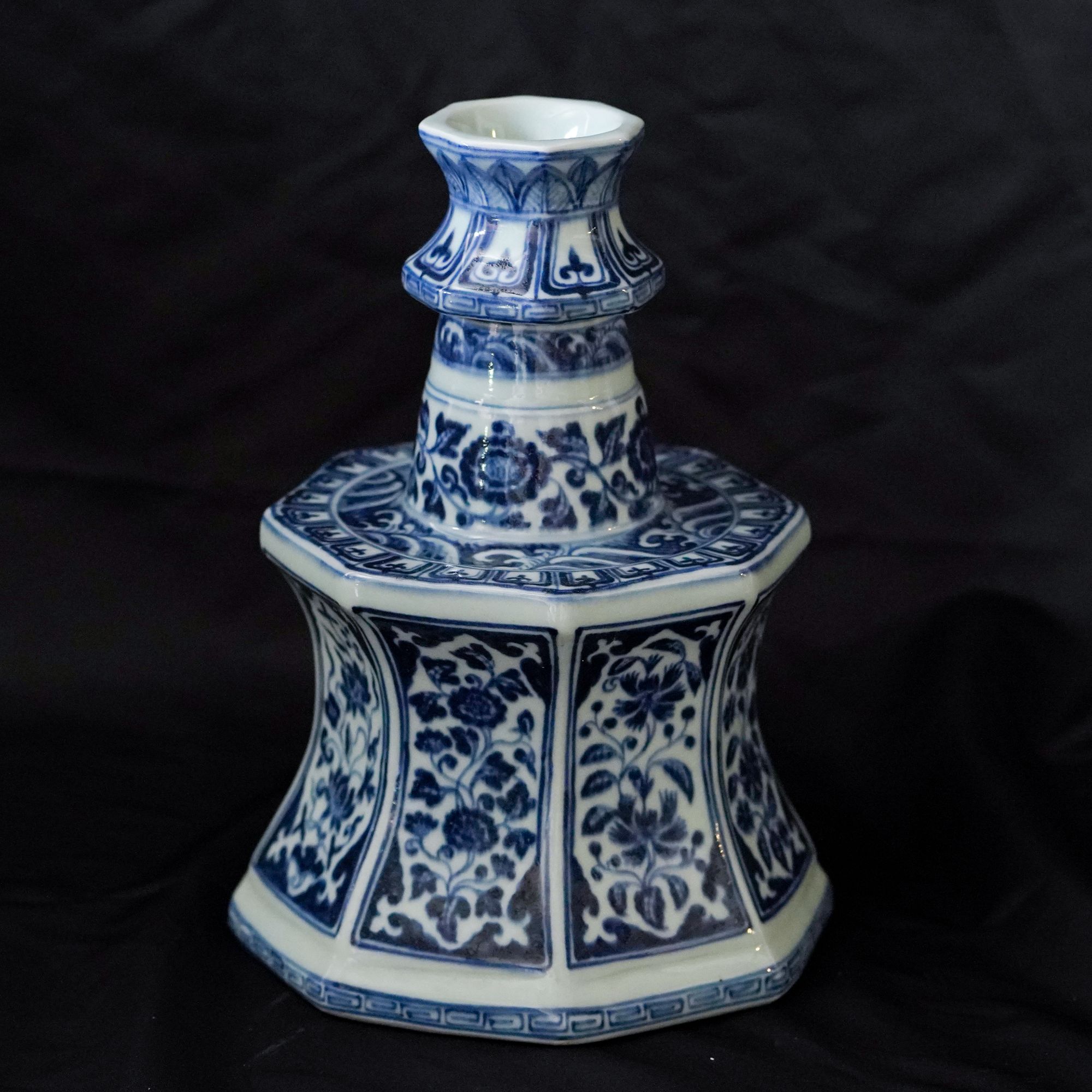 明代宣德年制青花花卉纹八方瓶BZYDM00973