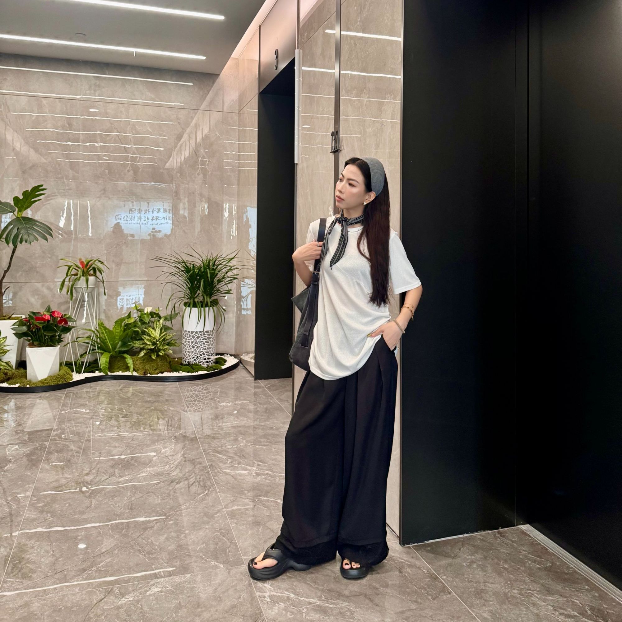 61069【随性感】设计师款褶皱设计凉爽T恤