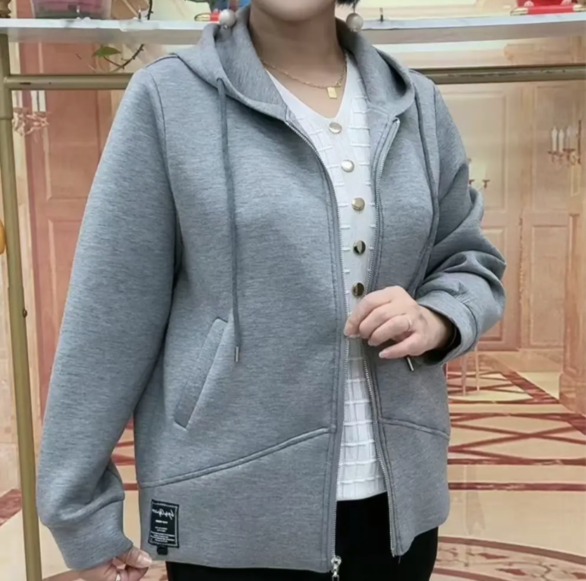 2025秋季新款洋气时尚百搭宽松休闲开衫拉链卫衣净版连帽妈妈卫衣