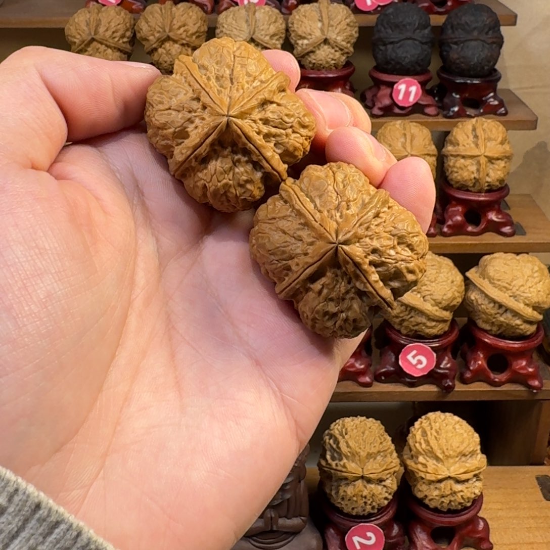 吱***吱铁核桃把件玉璧炸四