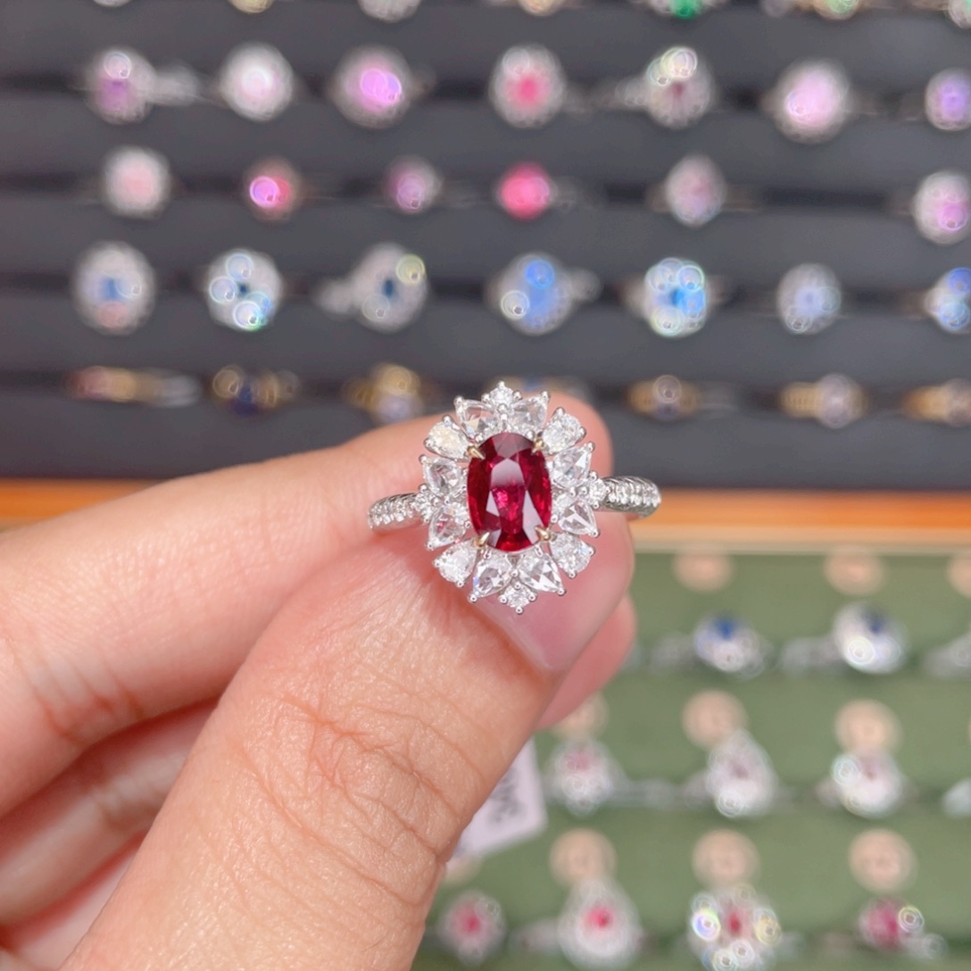红宝石戒指18K金镶嵌1.08ct 无烧鸽血