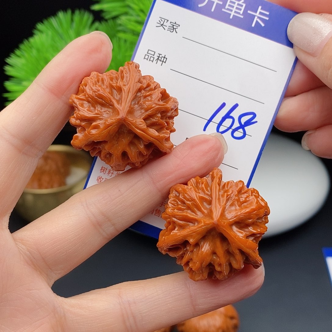 文玩核桃把件36三棱168