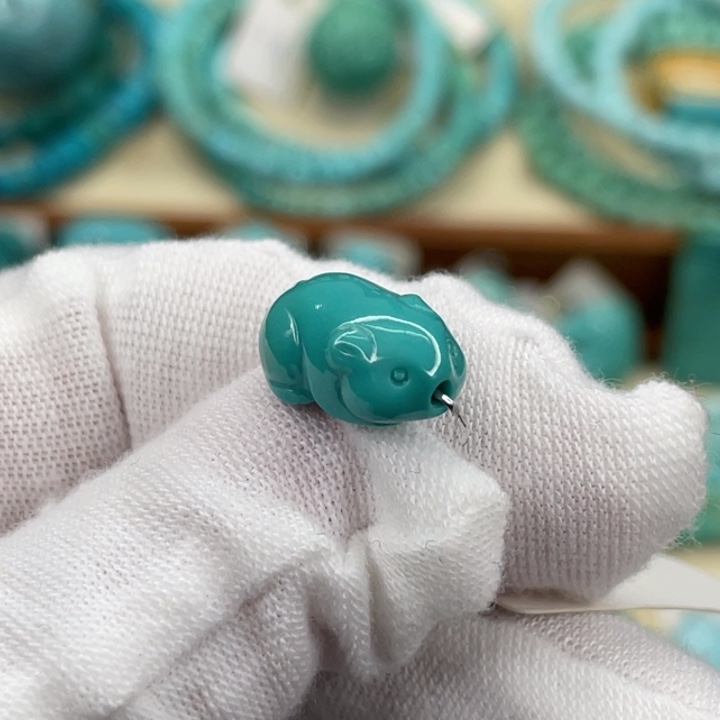 绿松石未镶嵌挂件