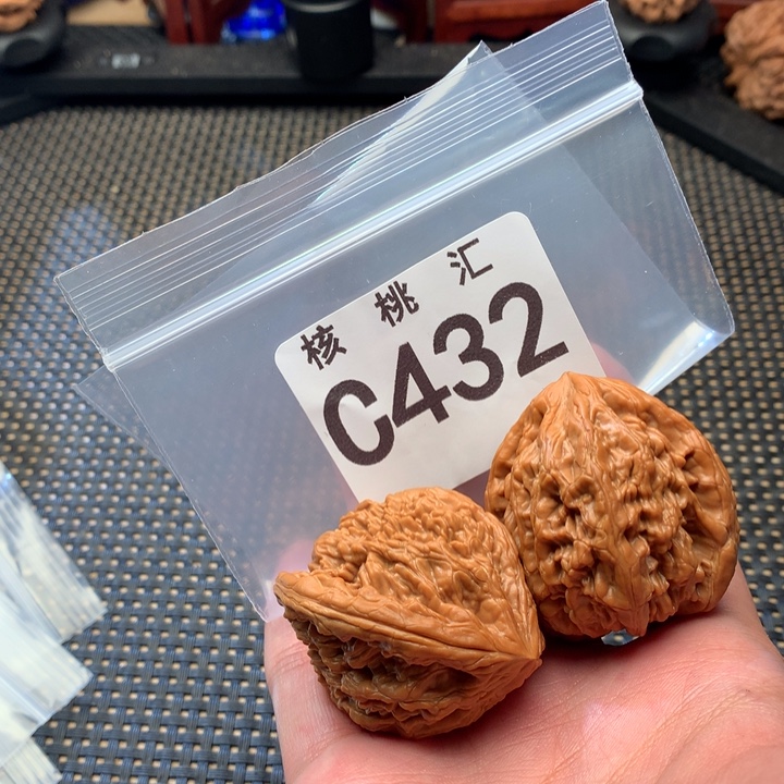 T***Q吊坠文玩核桃虎头王