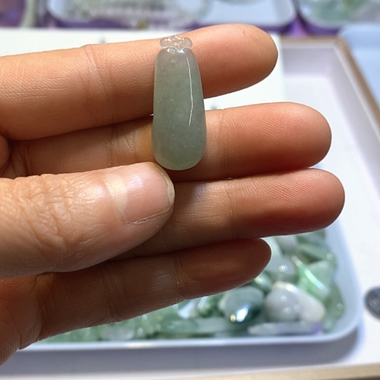 翡翠未镶嵌颈饰吊坠