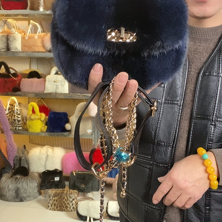 娃叔皮草水貂毛蓝色方包