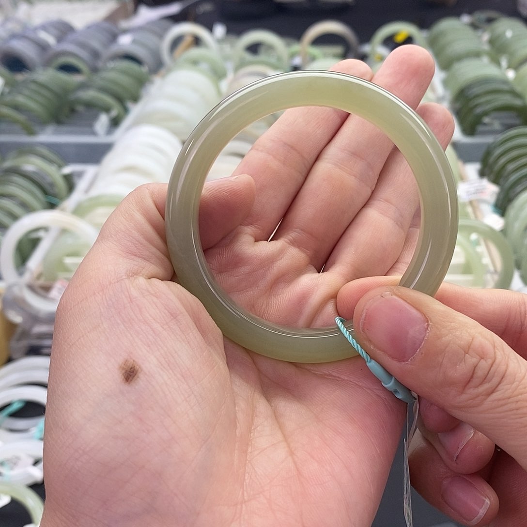 和田玉未镶嵌手镯55