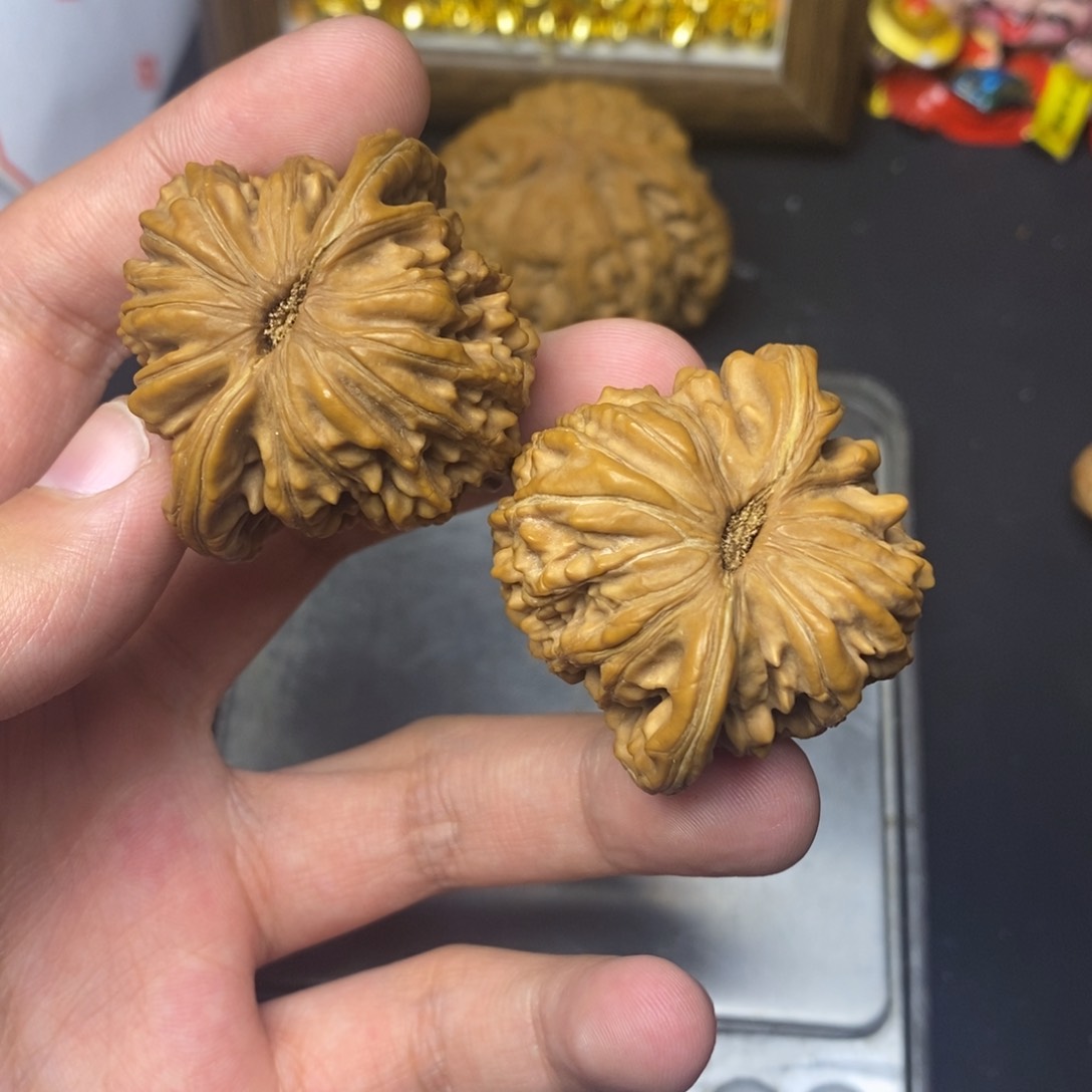 吊坠文玩核桃k****o四座楼