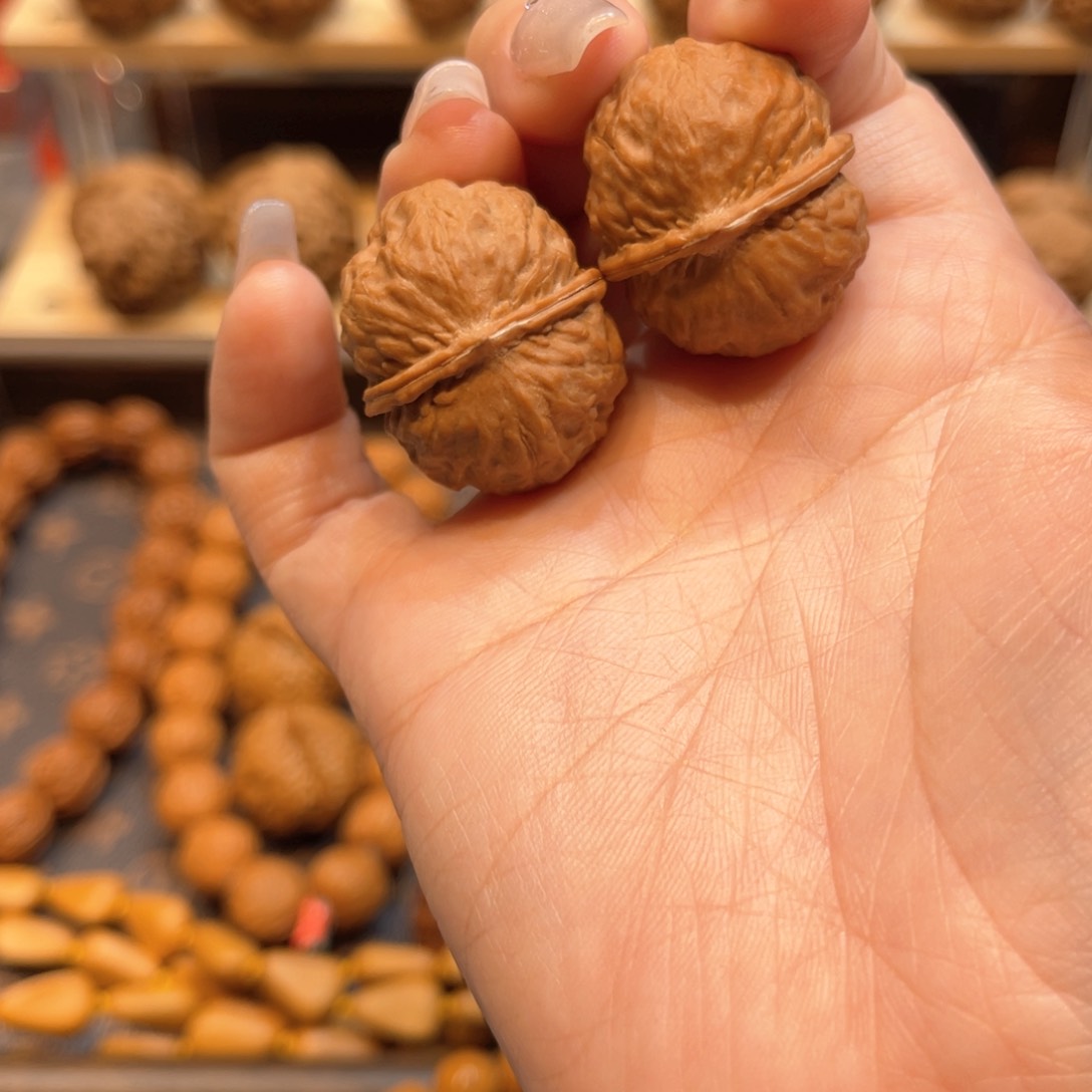 文玩核桃把件龙麟纹元宝