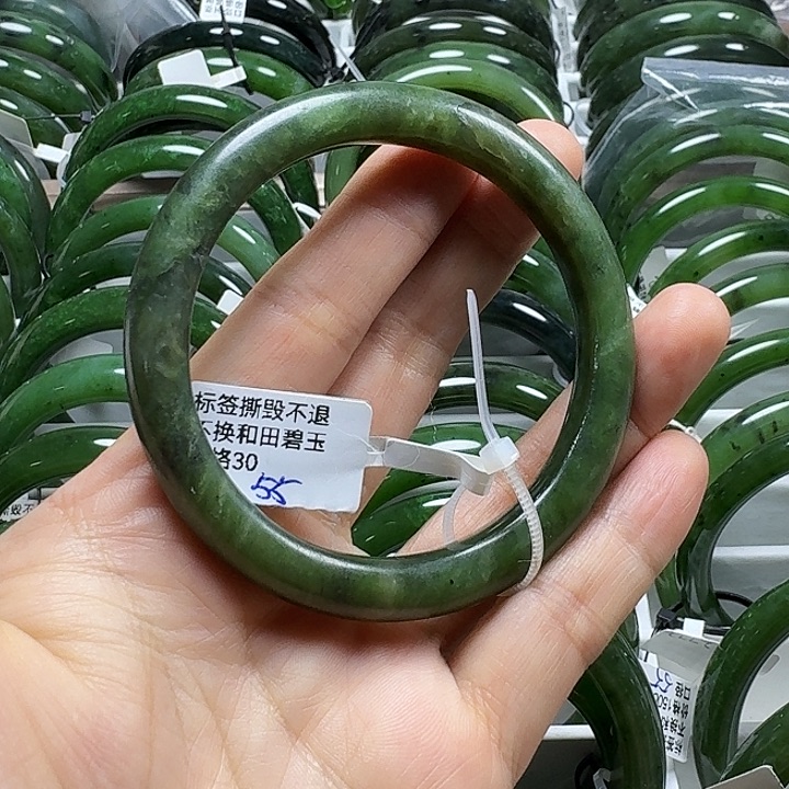 和田玉（碧玉）未镶嵌手镯细条55有瑕