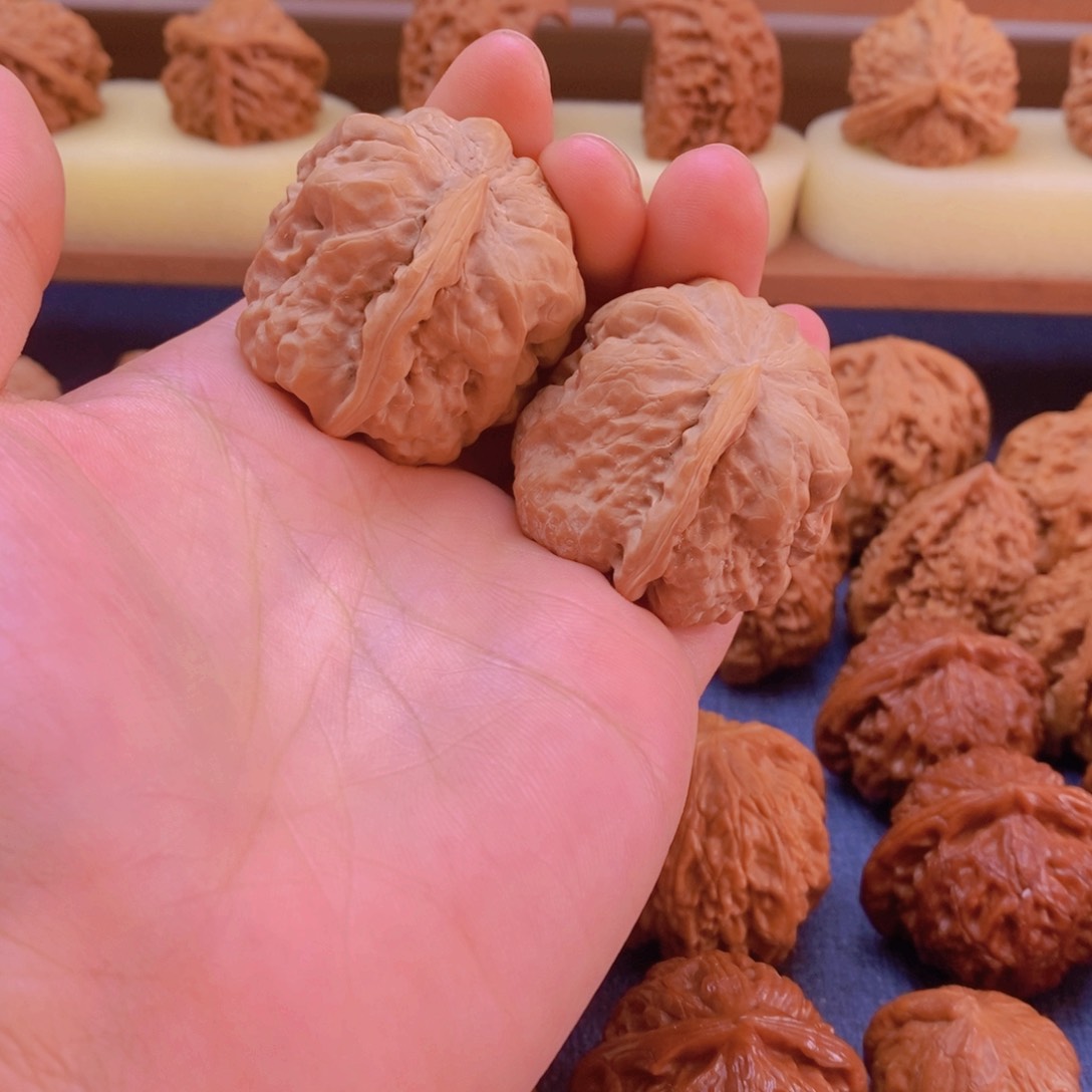 一帆风顺蛤蟆头文玩核桃