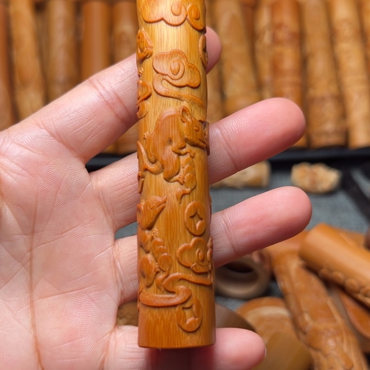实心竹雕刻手把件