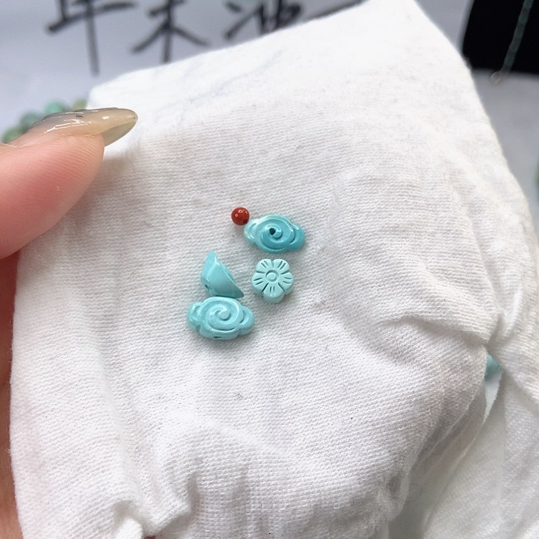 南红玛瑙未镶嵌珠宝奇石