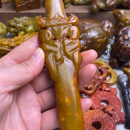 蛇纹石玉未镶嵌颈饰