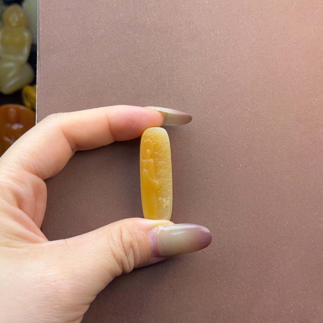 姜***叔石英质玉未镶嵌黄蜡石手串