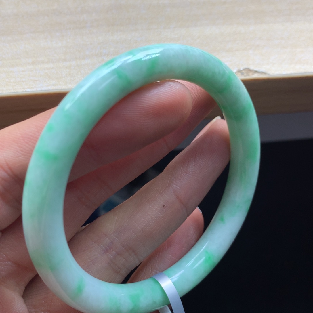 未镶嵌手镯翡翠手镯