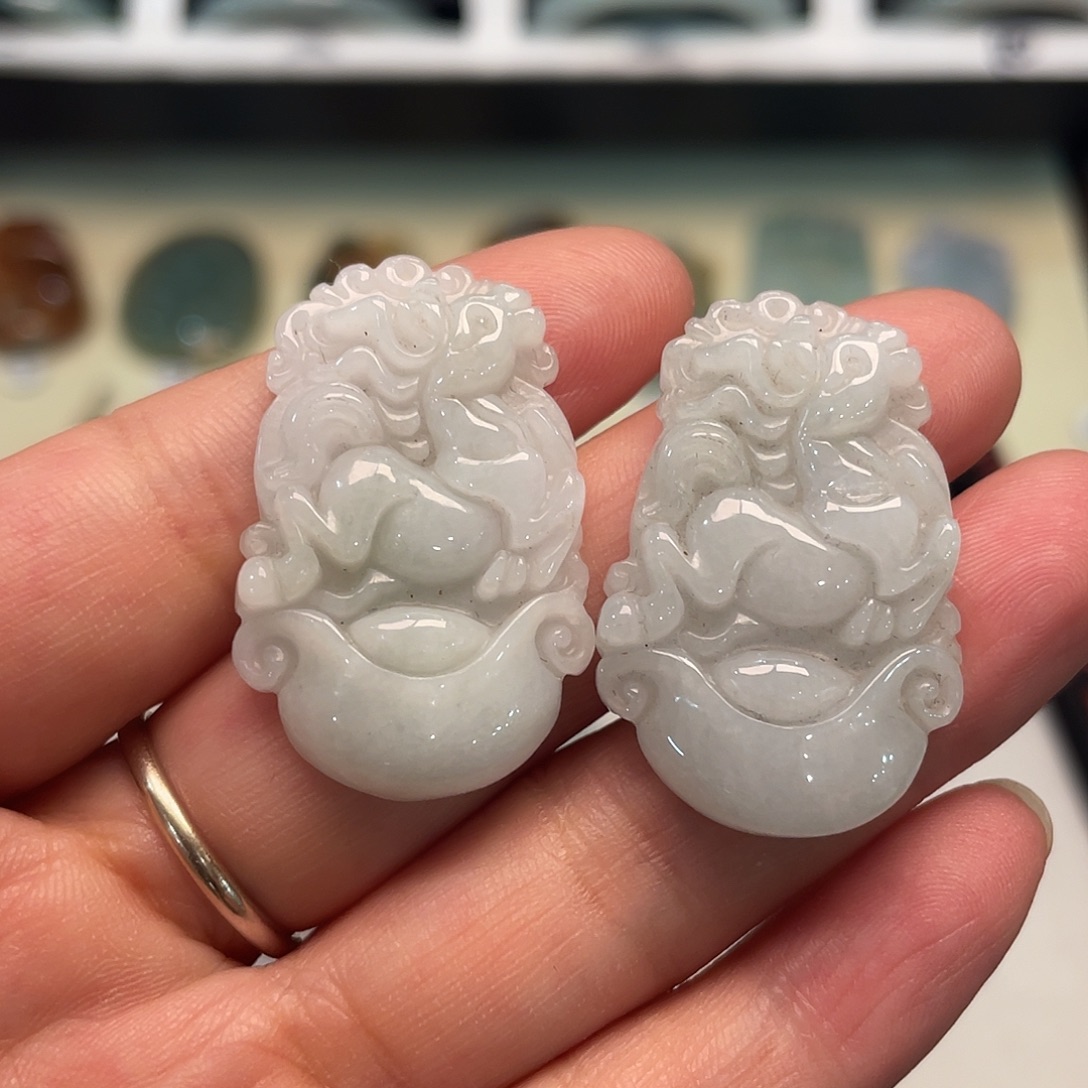 牙***贝翡翠未镶嵌颈饰缅甸翡翠
