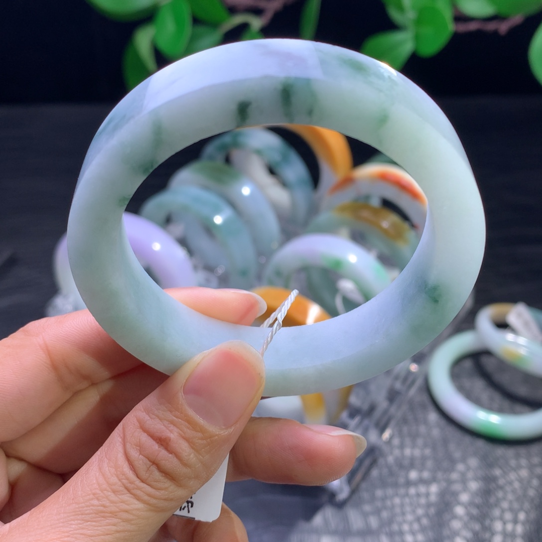 定制翡翠未镶嵌手镯