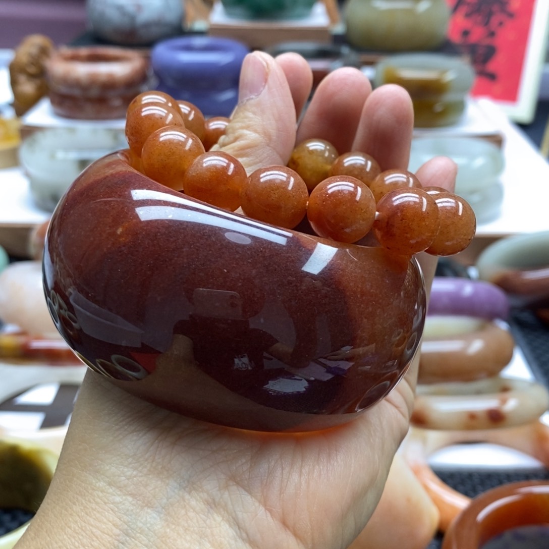 没***事石英岩玉手镯未镶嵌