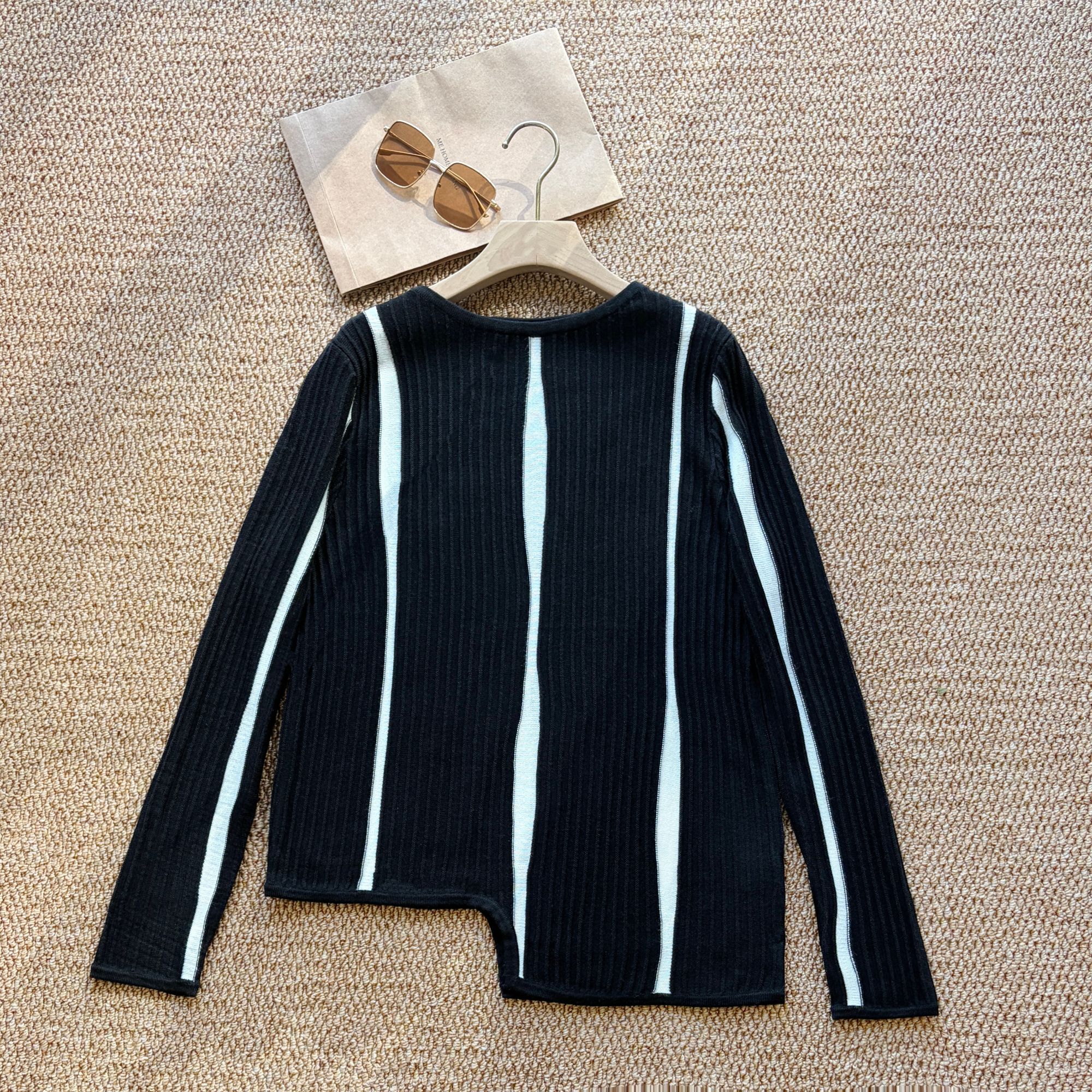 「希辰」简潮小众设计感洋气竖条纹针织打底毛衣 2477             