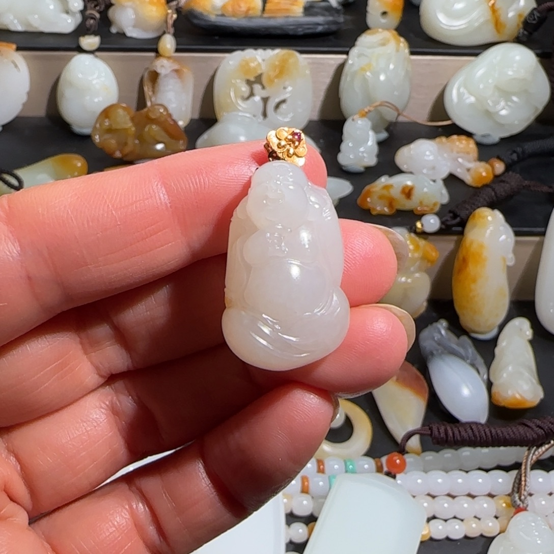 和田玉未镶嵌颈饰