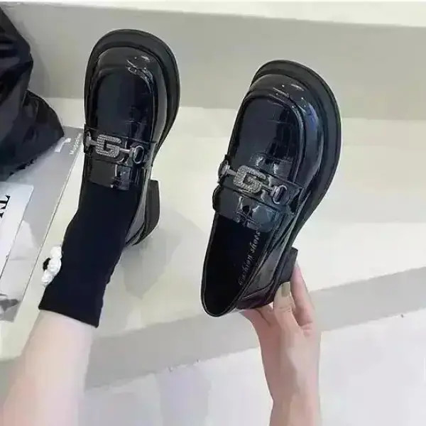 2025春新款漆皮乐福软皮舒适轻便低帮单鞋百搭黑色爆款时尚女鞋