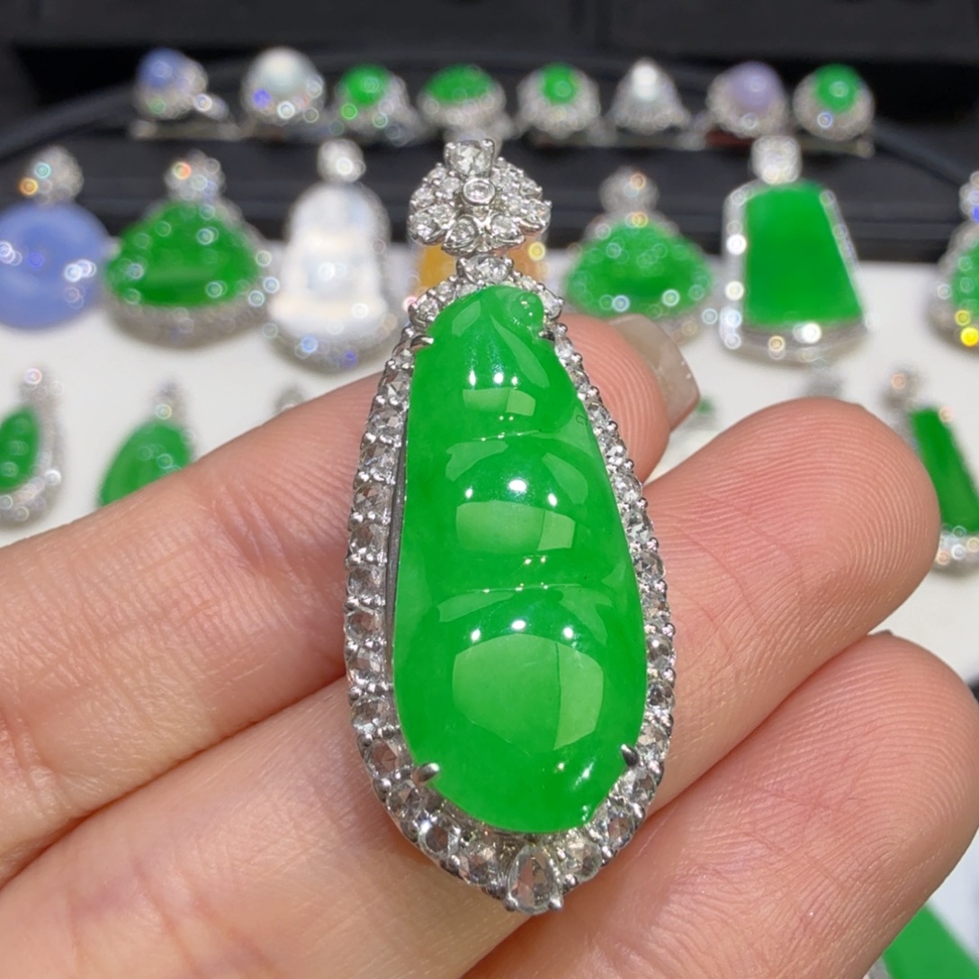 翡翠18K金镶嵌颈饰收到货48小时鉴赏期