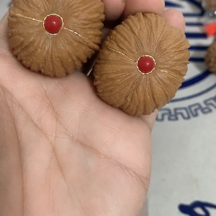 文玩核桃猴头核桃