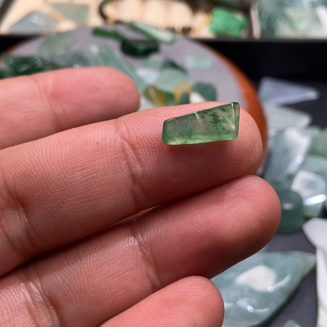 …***i翡翠未镶嵌颈饰料子