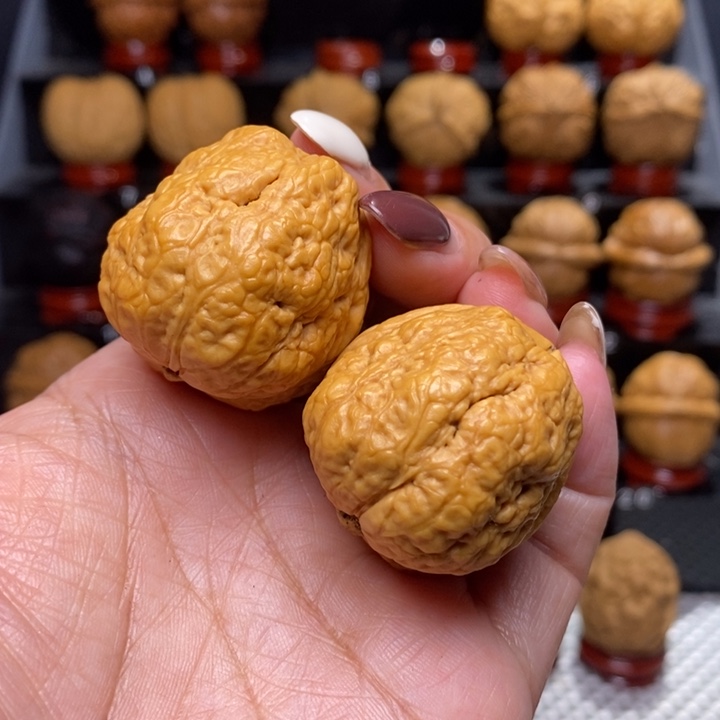 文玩核桃把件平头蝉…………103