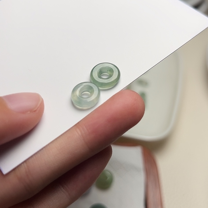 翡翠散珠冰胶一对甜甜圈